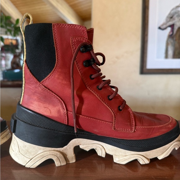Red Sorel platform boots - Picture 3 of 8